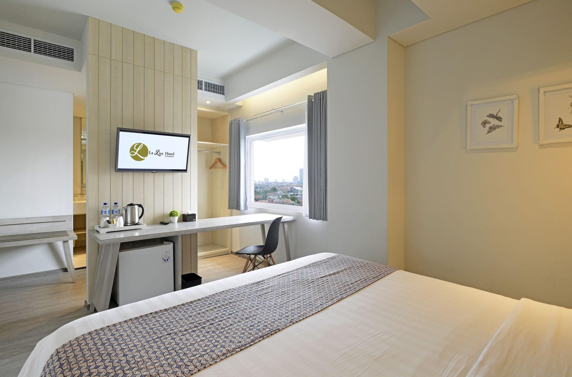 La Lisa Hotel Surabaya Exteriör bild