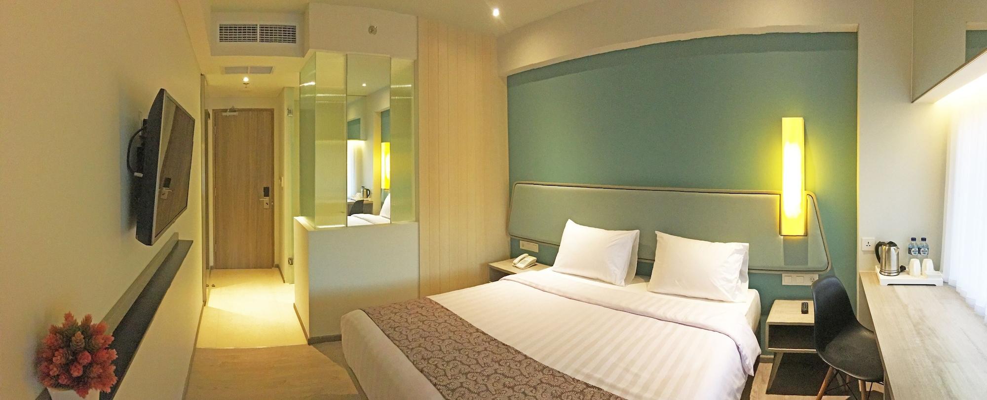 La Lisa Hotel Surabaya Exteriör bild