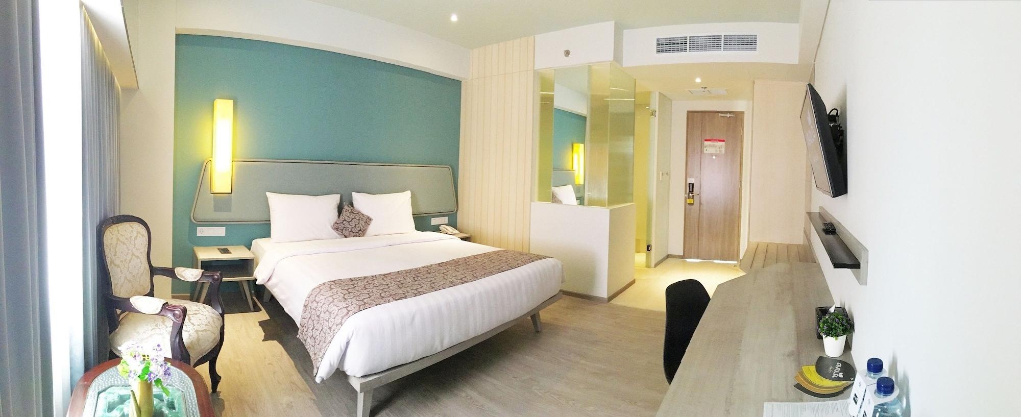La Lisa Hotel Surabaya Exteriör bild