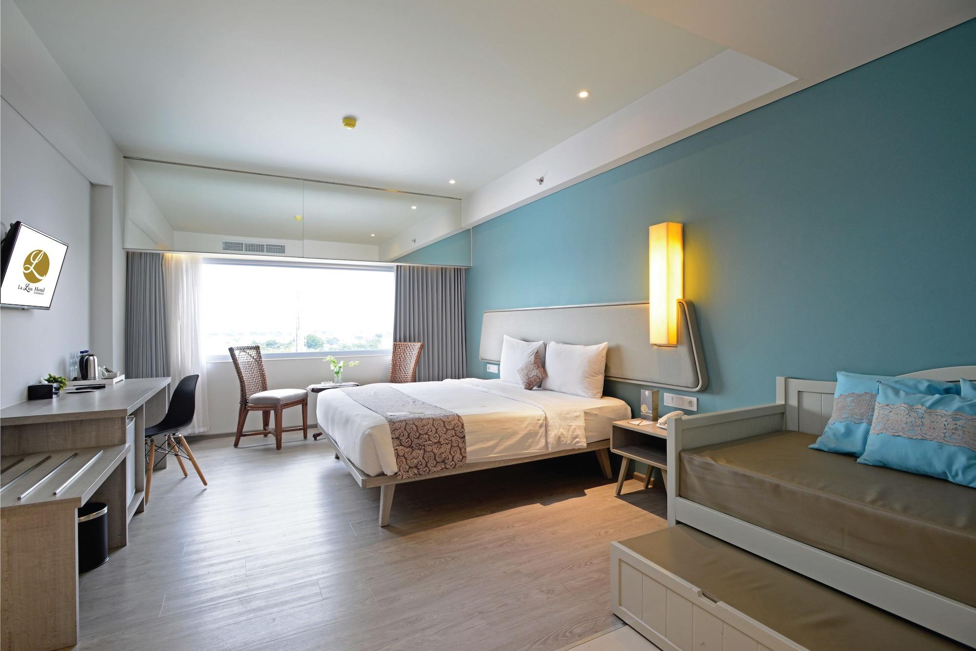 La Lisa Hotel Surabaya Exteriör bild