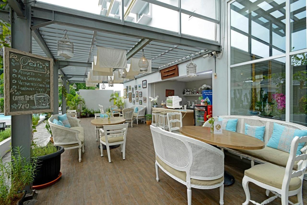La Lisa Hotel Surabaya Exteriör bild